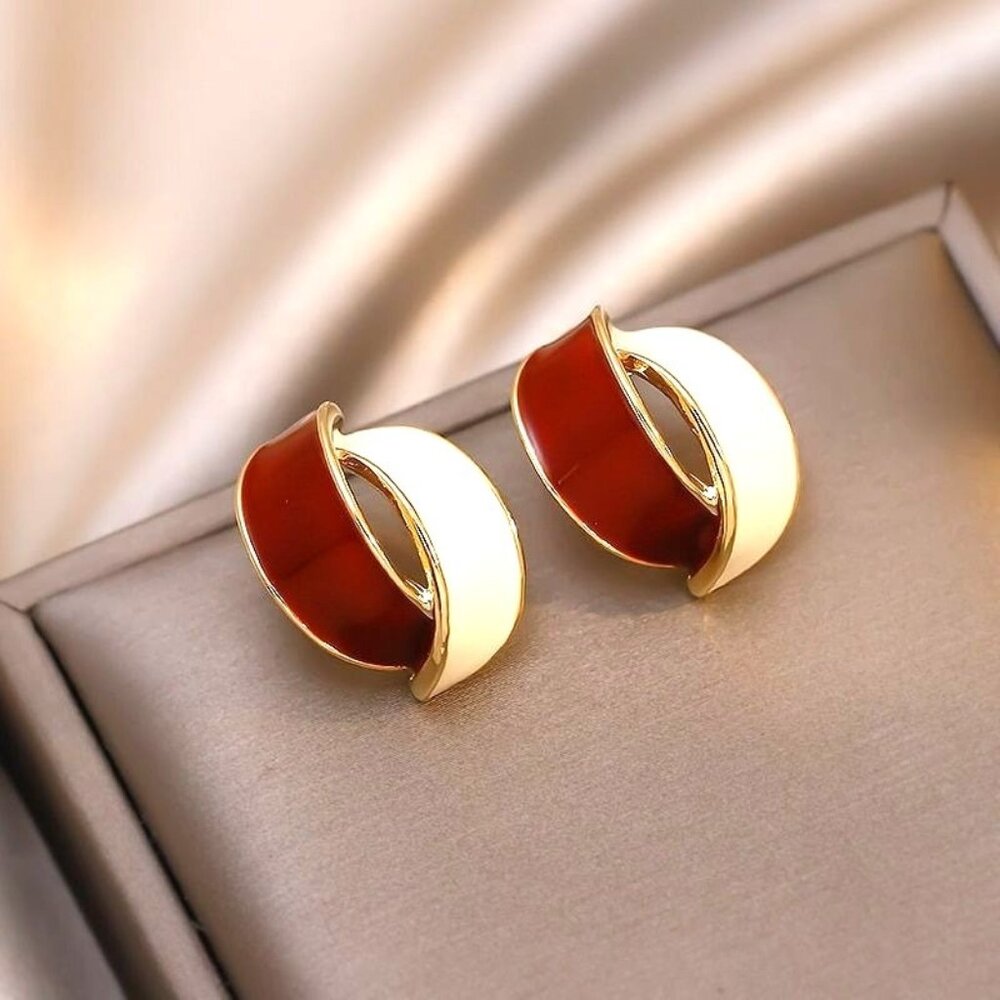 Ashlyn Ellie Artiste Petal Earrings Soft White and Deep Red on Gold Gift Package